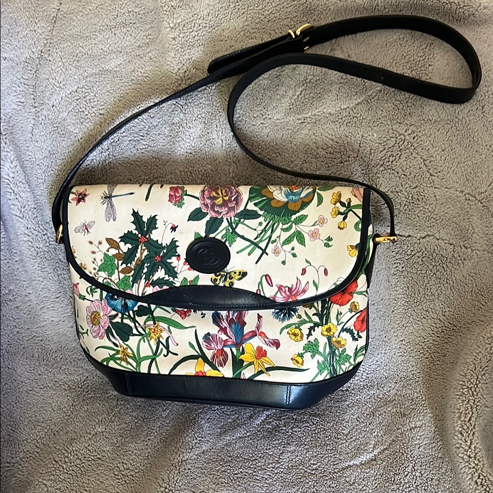 Authentic! Vintage Gucci Flora & Leather bag